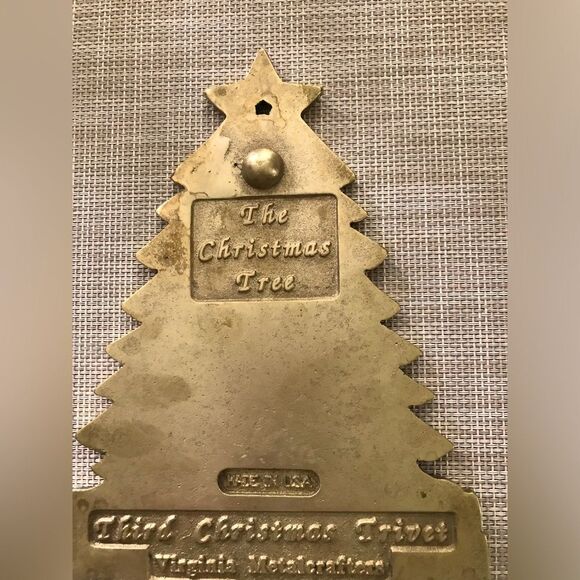 The Christmas Tree Made in USA Third Christmas Trivet Virginia Metalcrafters1997 - Picture 6 of 6